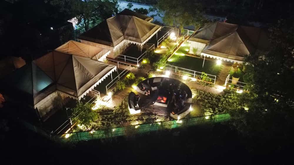 Farmhouse string lights night Hillock